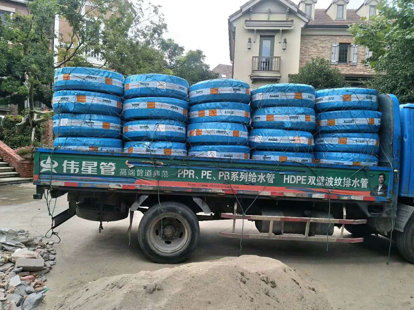 上海浦東區(qū)南六公路自建別墅材料現場